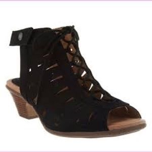 Earth 'Kristen' Lace Up Heeled Sandal